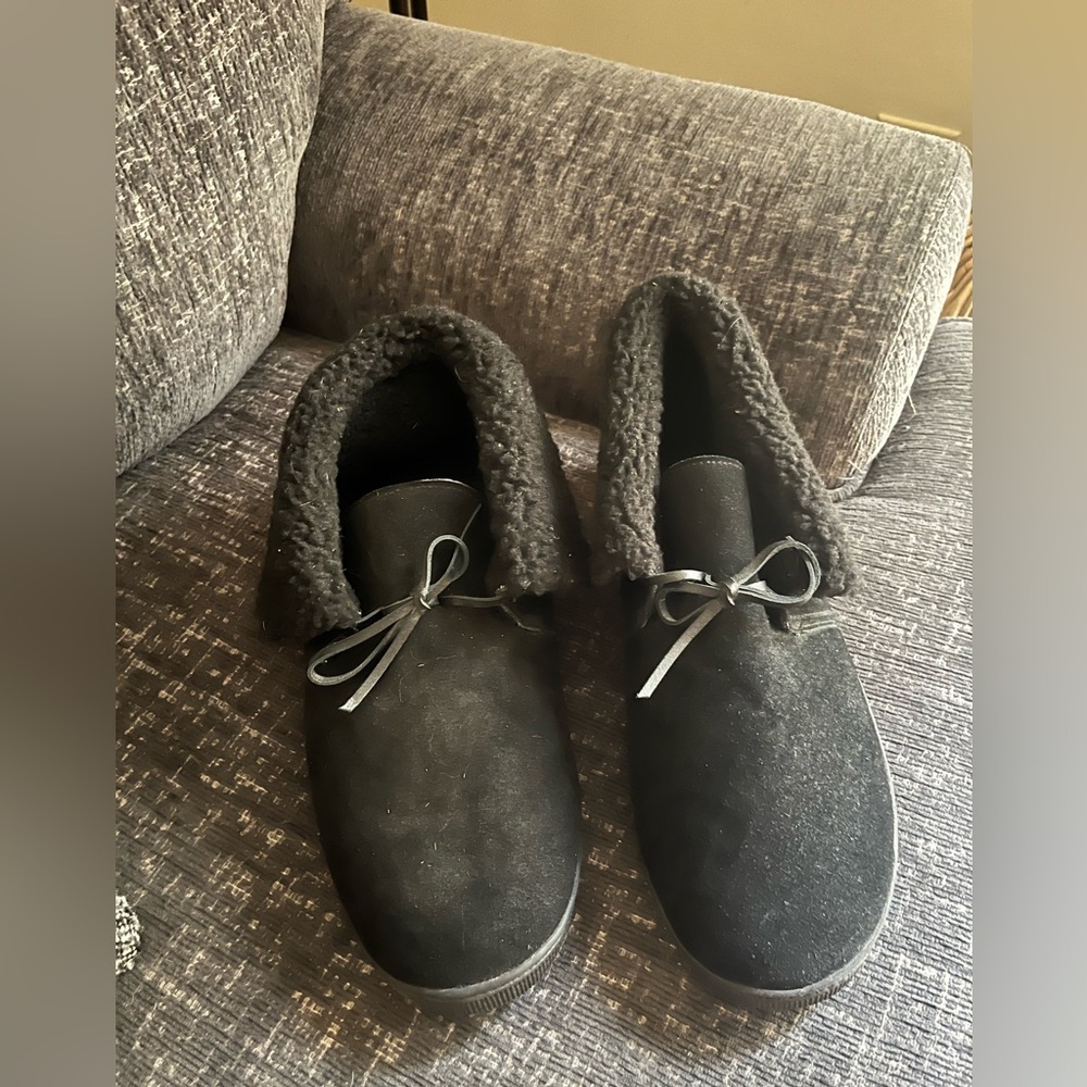 Men’s Isotoner Black Slip-On Loafers with Plush Lining